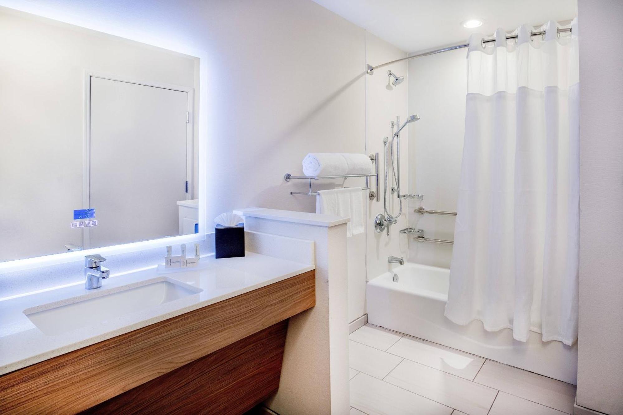 Fairfield Inn & Suites By Marriott Mcpherson Zewnętrze zdjęcie